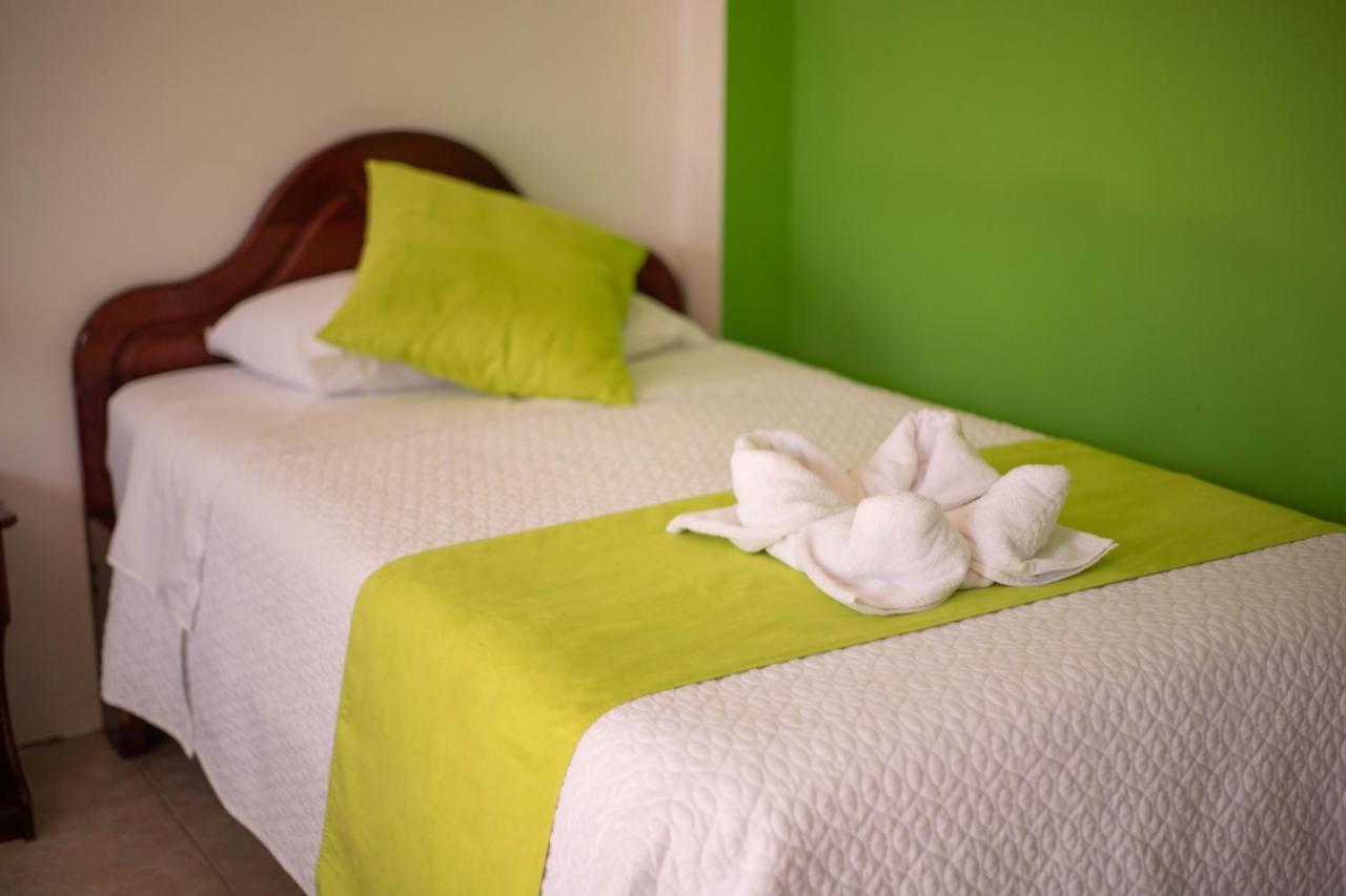 Hostal Gladismar Puerto Villamil Εξωτερικό φωτογραφία